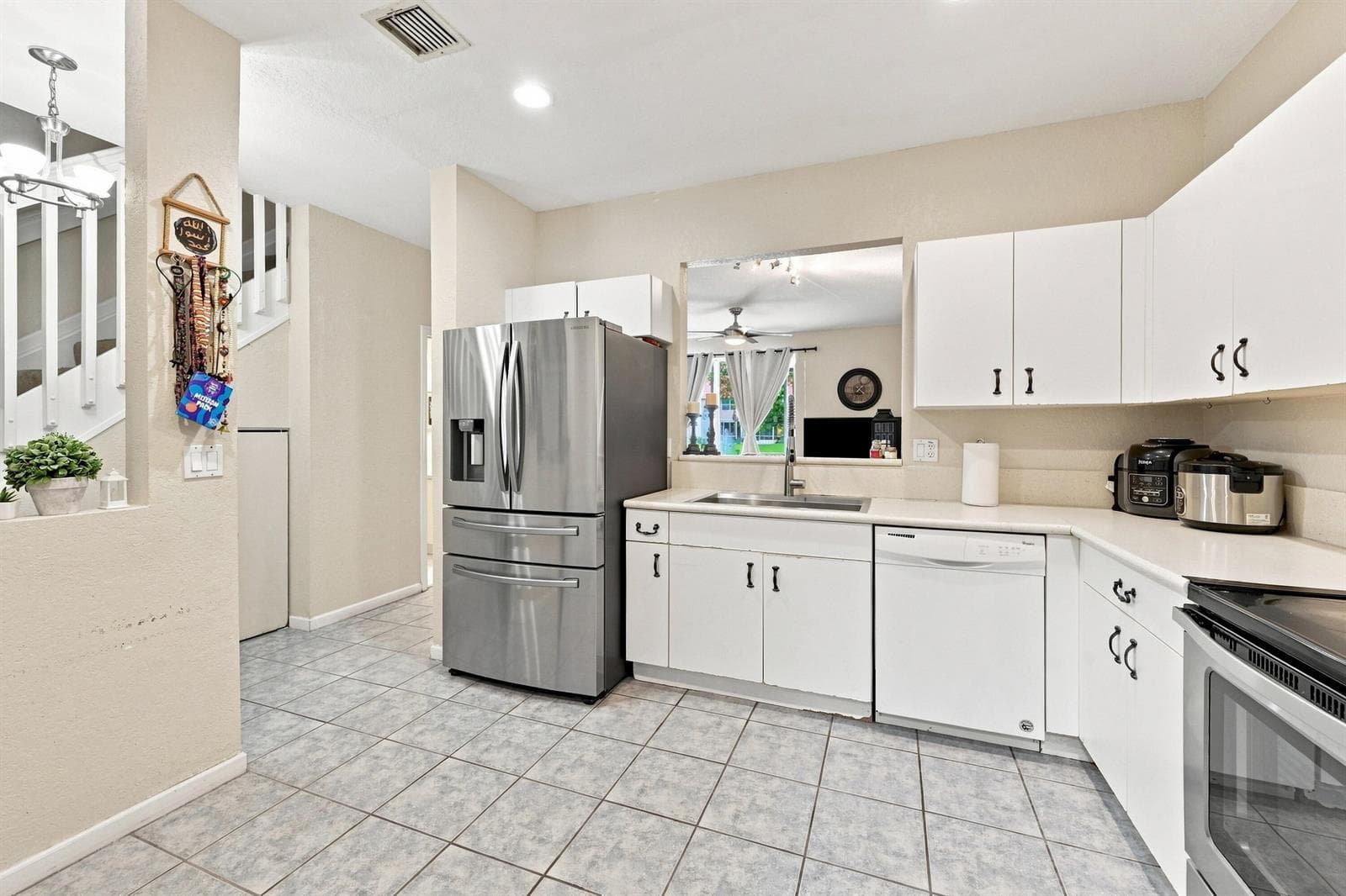5477 NW 90th Terrace, Sunrise, FL 33351 — zdjęcie 5