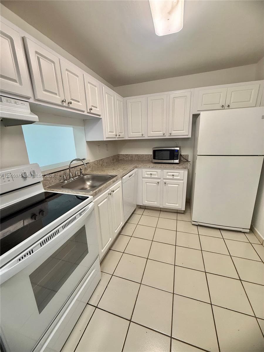 5201 NW 7th St # 202, Miami, FL 33126 — zdjęcie 2