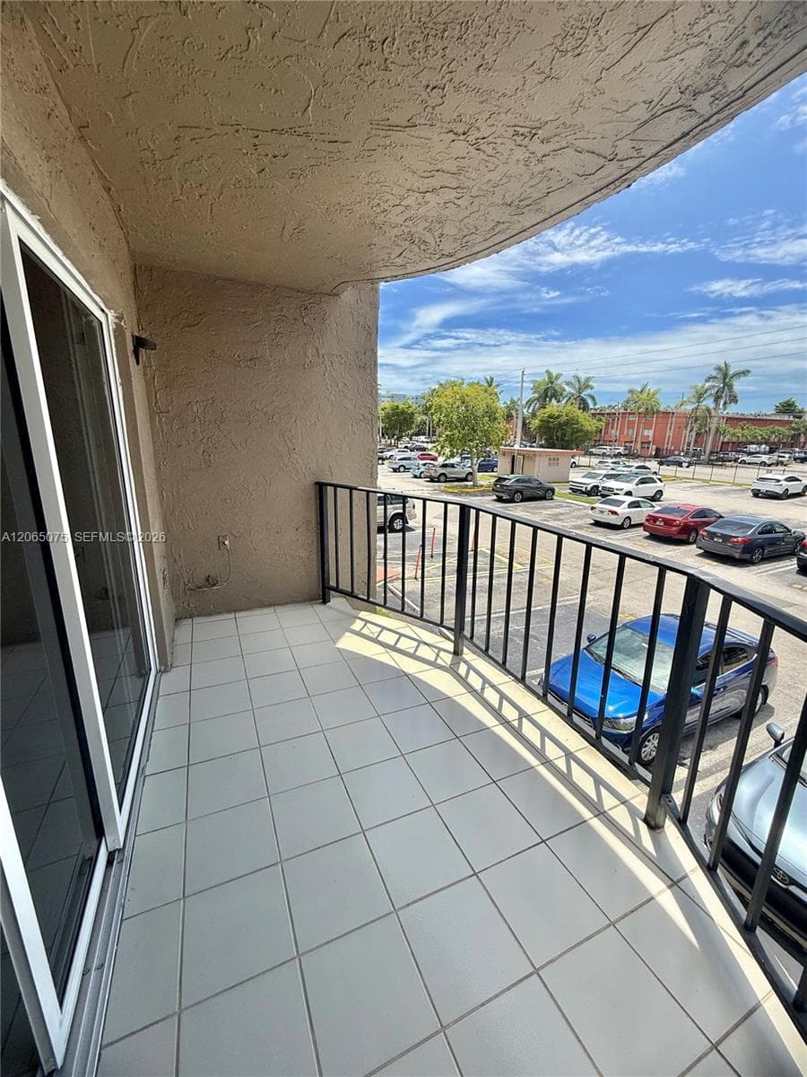 5201 NW 7th St # 202, Miami, FL 33126 — zdjęcie 5