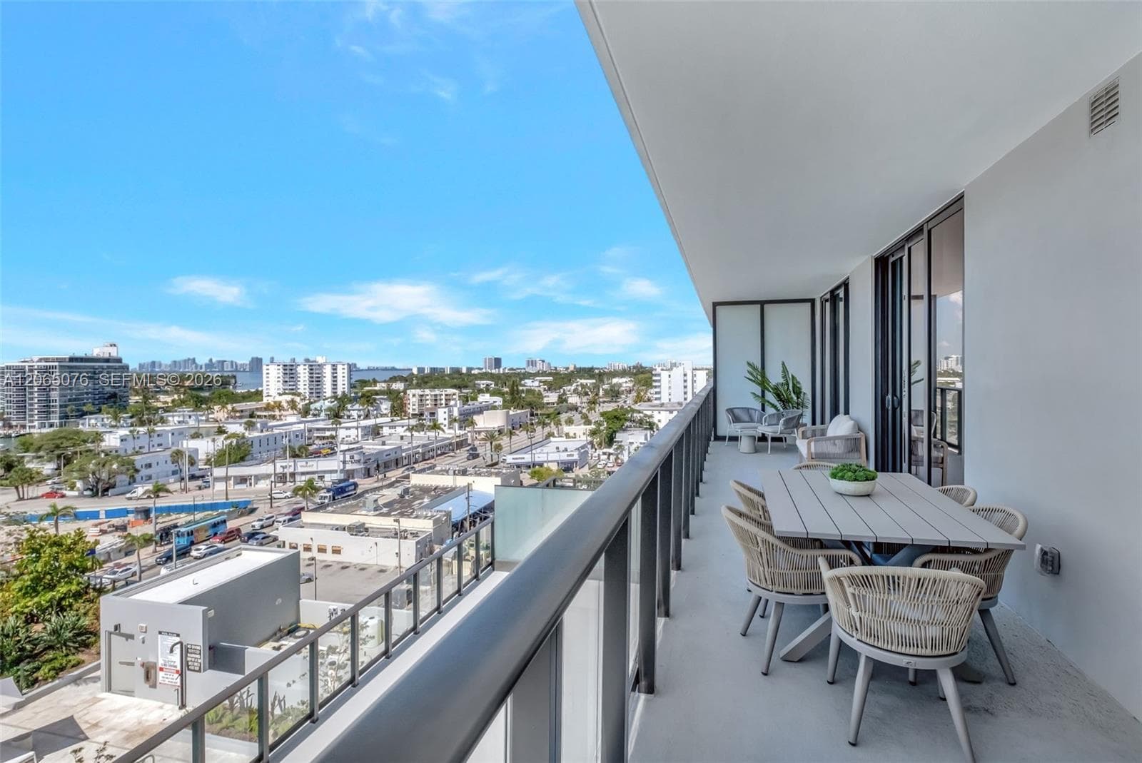 580 72nd St # 808, Miami Beach, FL 33141 — zdjęcie 4