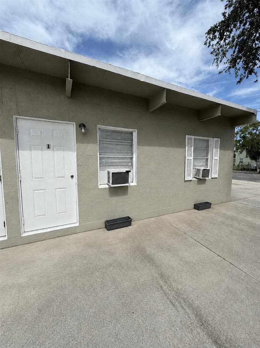 620 20th Street # 1, West Palm Beach, FL 33407
