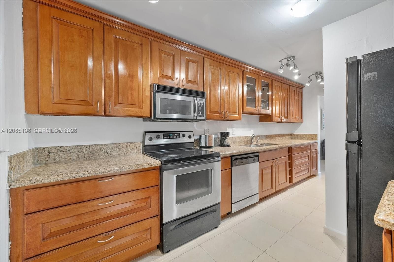 3660 NE 166th St # 307, North Miami Beach, FL 33160 — zdjęcie 3