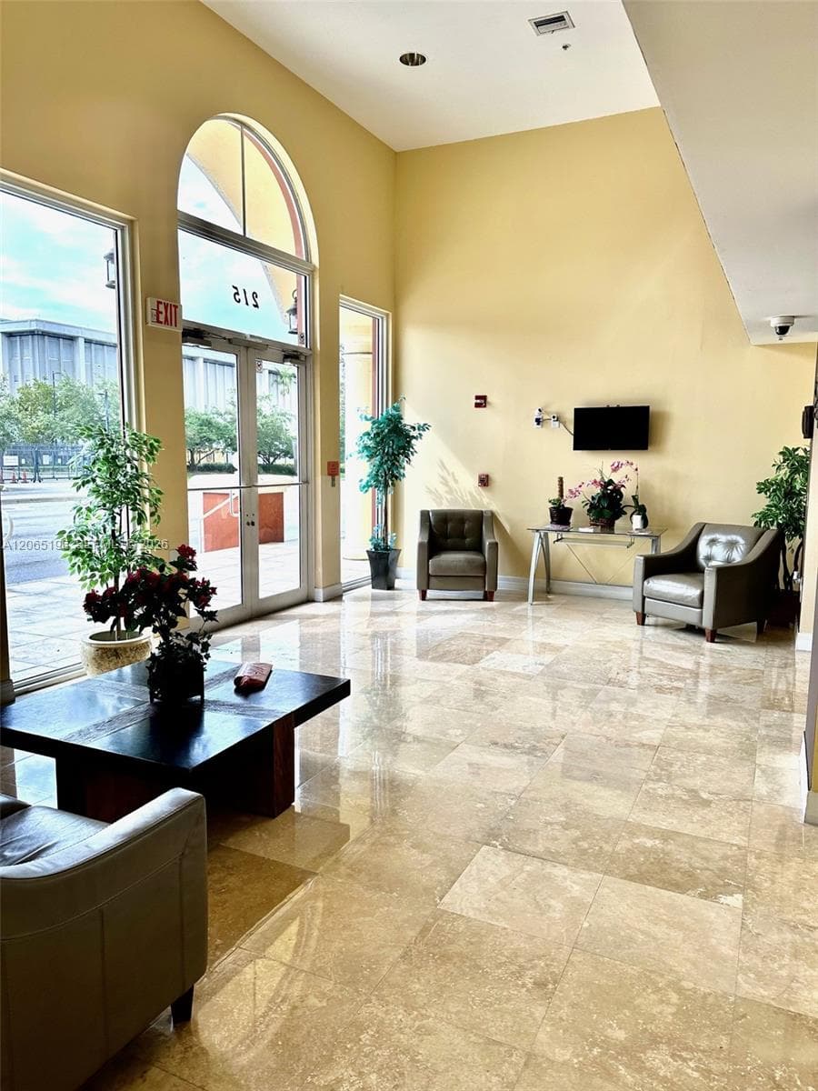 215 SW 42nd Ave # 401, Miami, FL 33134 — zdjęcie 2