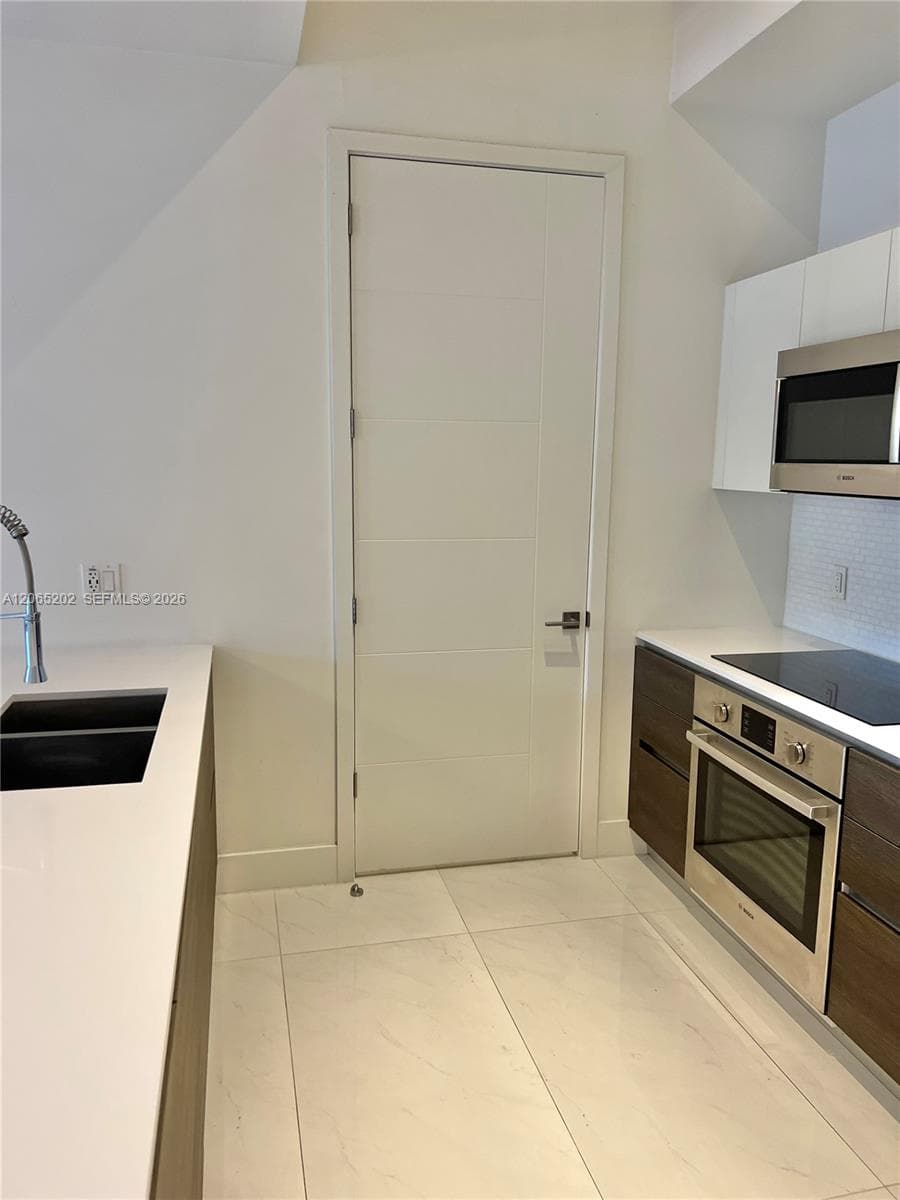 301 Altara Ave # 210, Coral Gables, FL 33146 — zdjęcie 2
