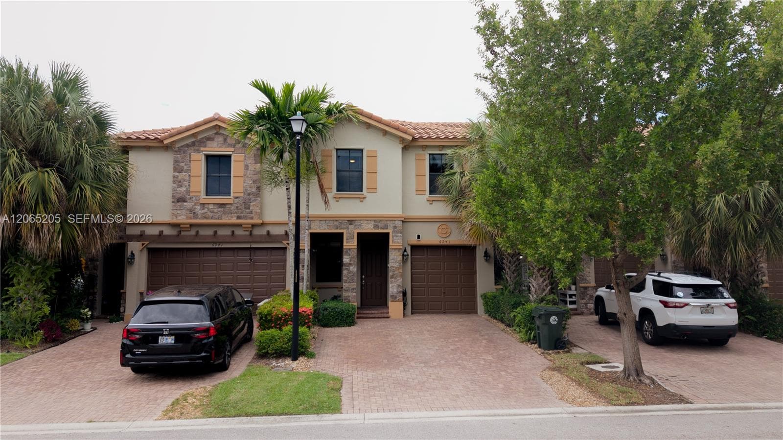 6943 Halton Park Ln, Coconut Creek, FL 33073 — zdjęcie 2