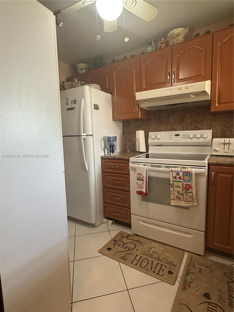 9001 Sunrise Lakes Blvd # 201, Sunrise, FL 33322 — zdjęcie 2