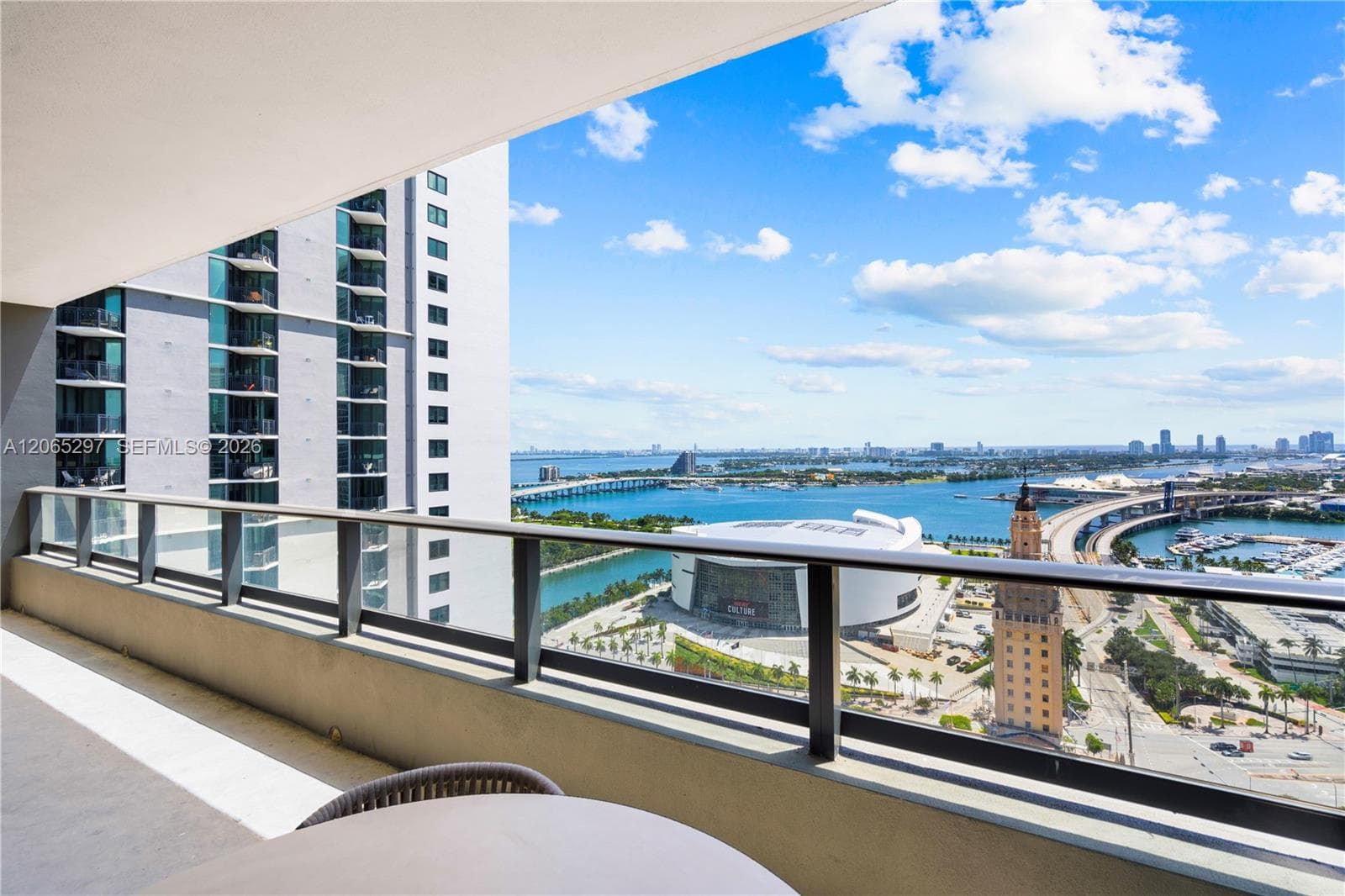 159 NE 6th St # 2415, Miami, FL 33132 — zdjęcie 4