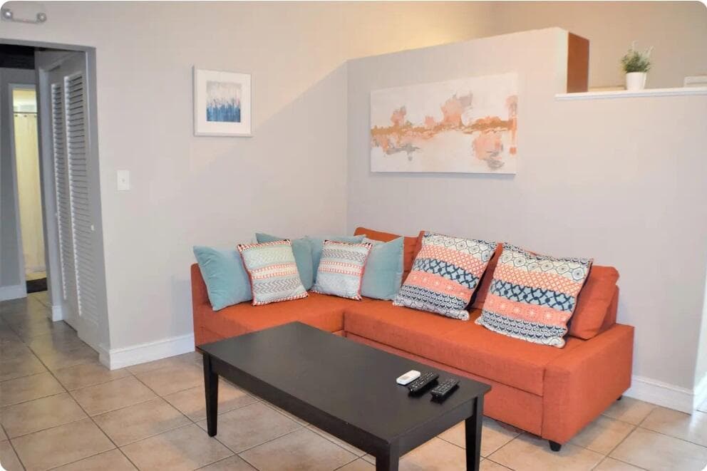 4411 E TRADEWINDS Avenue # A-B, Lauderdale By The Sea, FL 33308 — zdjęcie 2