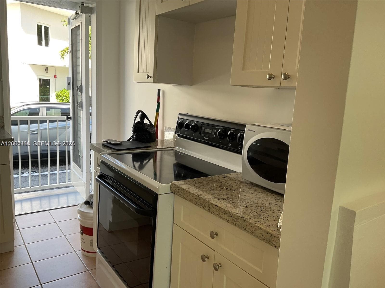 10178 Collins Ave # 109, Bal Harbour, FL 33154 — zdjęcie 2