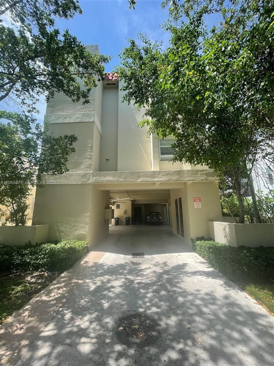 11 Antilla Ave # B, Coral Gables, FL 33134 — zdjęcie 2