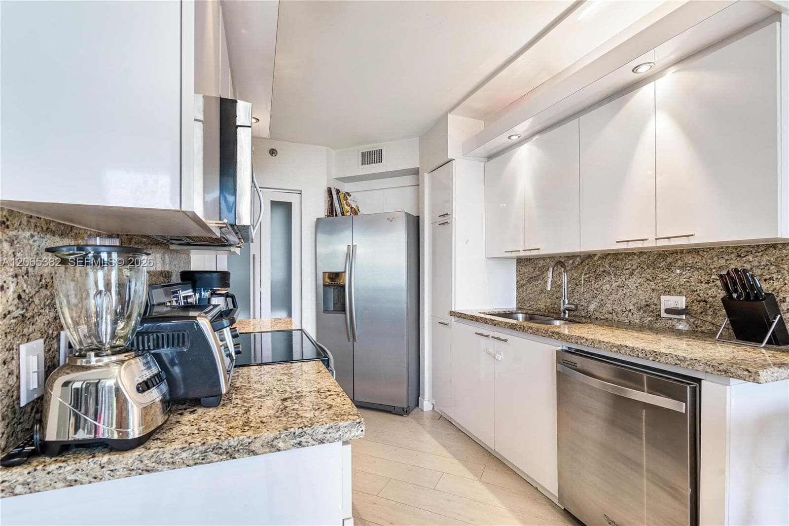 20185 E Country Club Dr # 604+DEN, Aventura, FL 33180 — zdjęcie 5