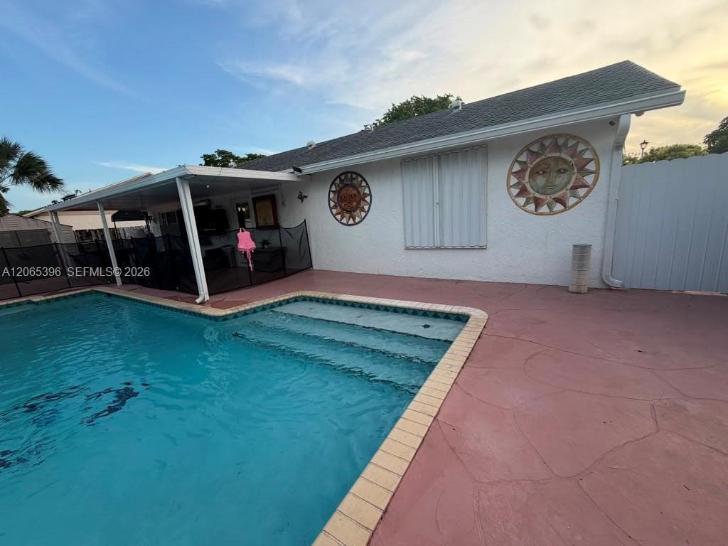 19631 NW 57th Pl, Hialeah, FL 33015