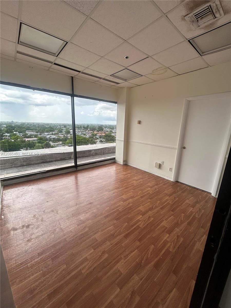 900 W 49th St Suite 526, Hialeah, FL 33012 — zdjęcie 2