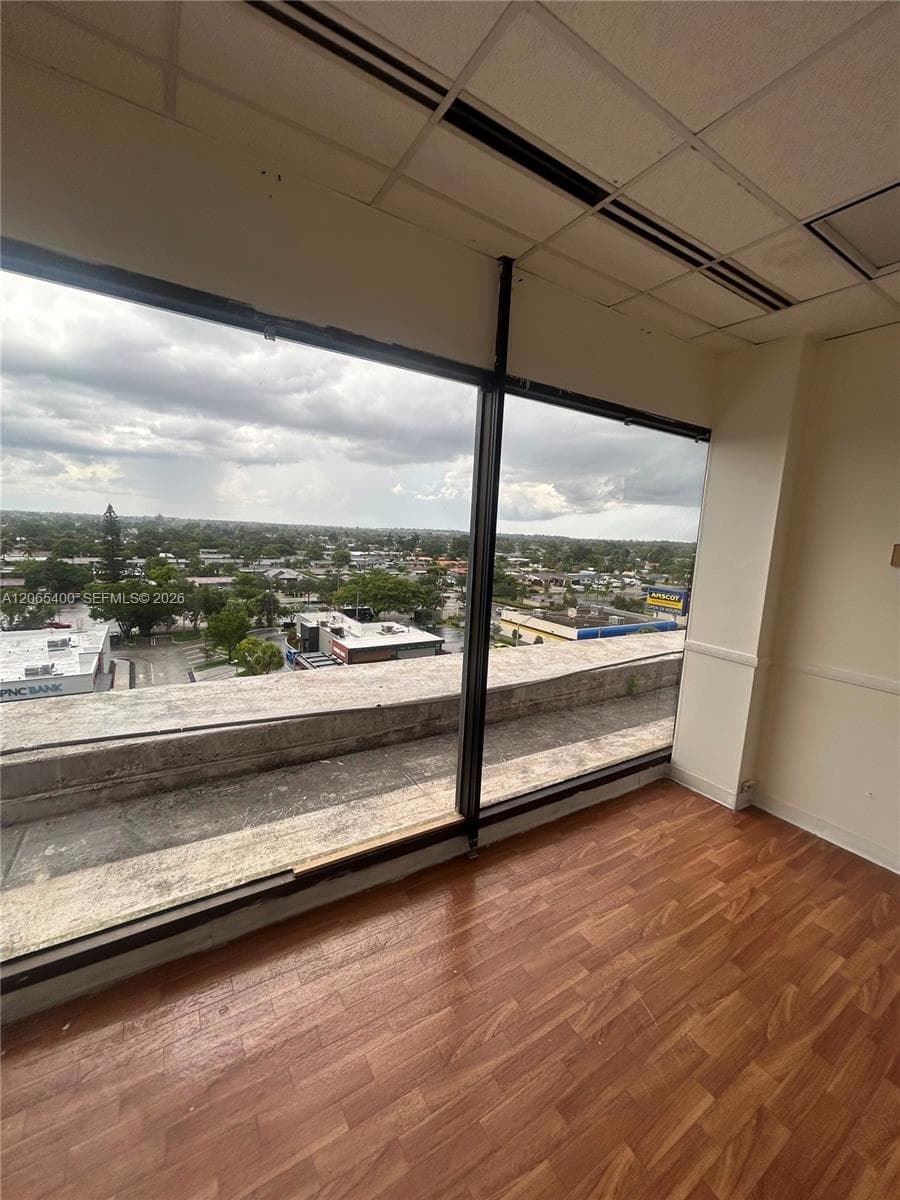 900 W 49th St Suite 526, Hialeah, FL 33012 — zdjęcie 3