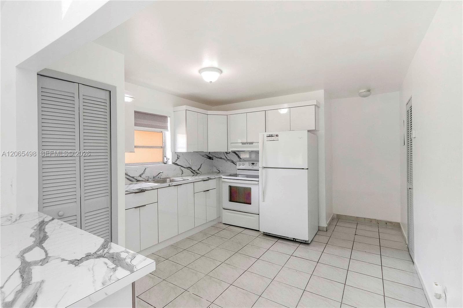 642 E 2nd Ave # A, Hialeah, FL 33010 — zdjęcie 2