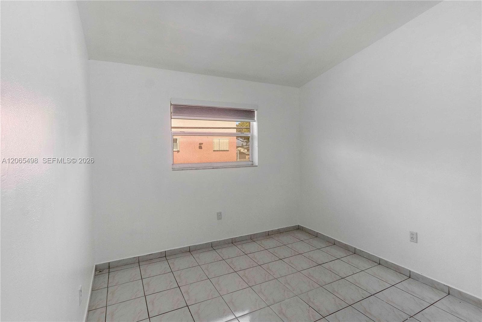 642 E 2nd Ave # A, Hialeah, FL 33010 — zdjęcie 5