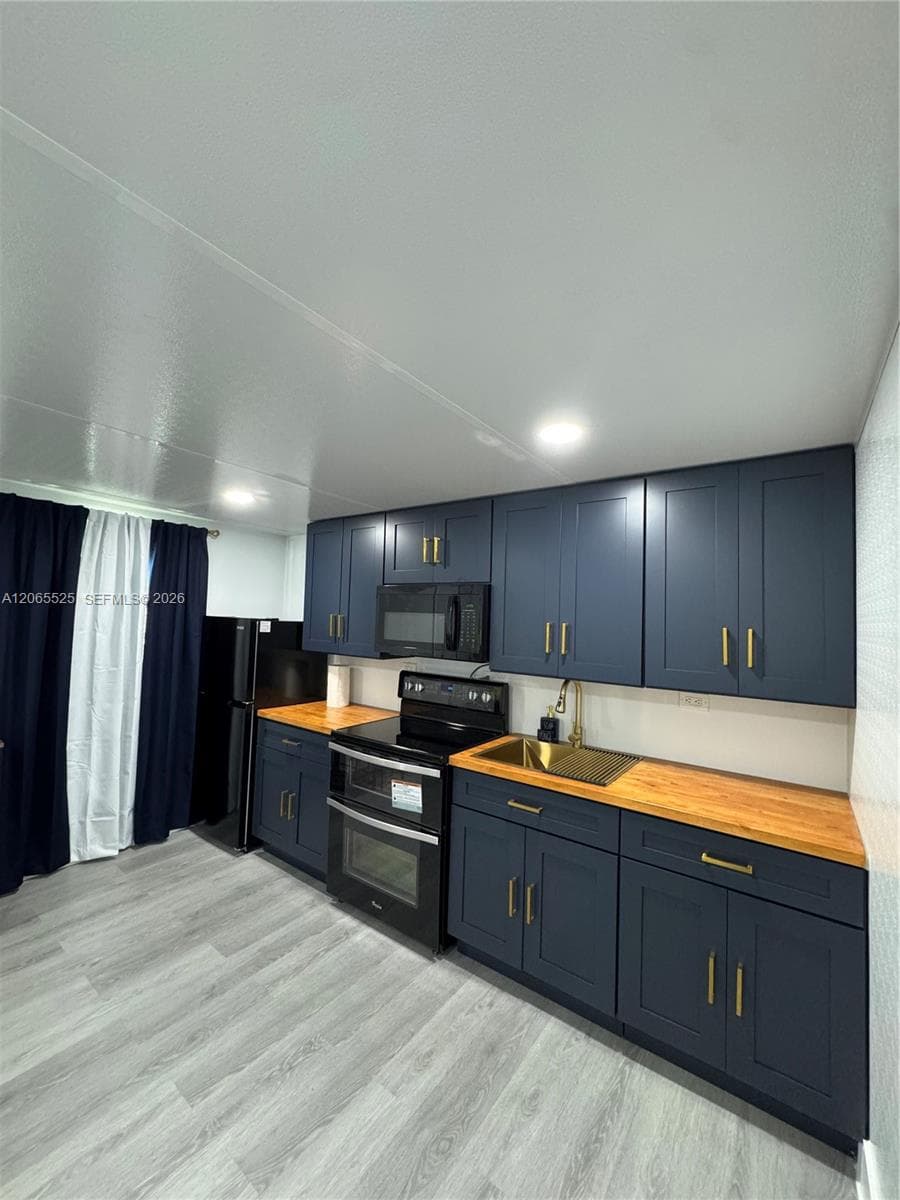2461 NW 14th St # 2, Fort Lauderdale, FL 33311