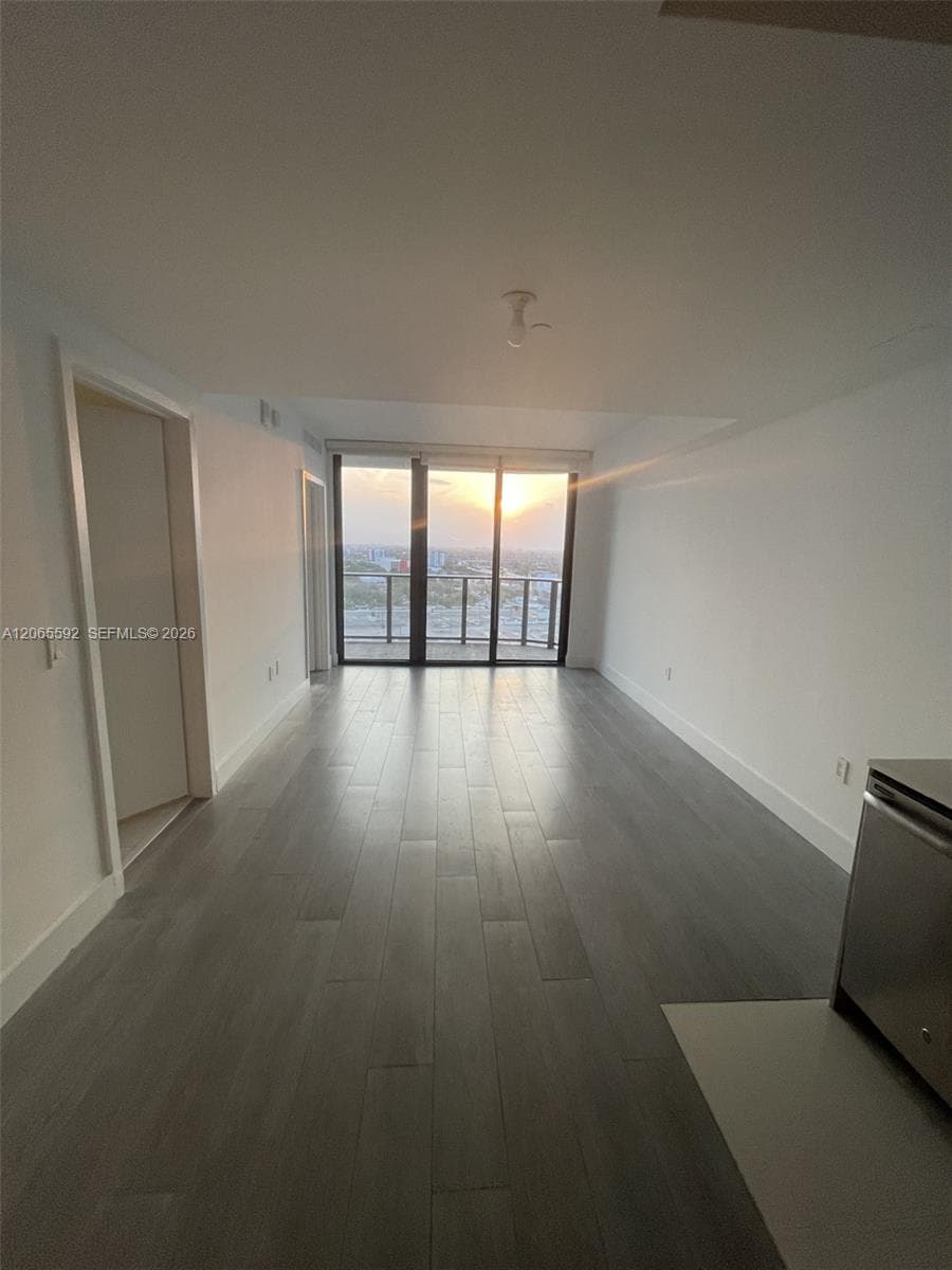 121 NE 34th St # 1810, Miami, FL 33137 — zdjęcie 3