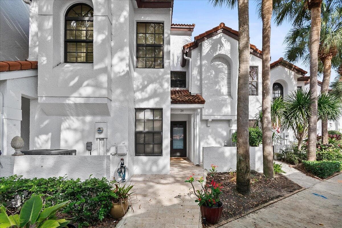 2359 TREASURE ISLE Drive # 31, Palm Beach Gardens, FL 33410