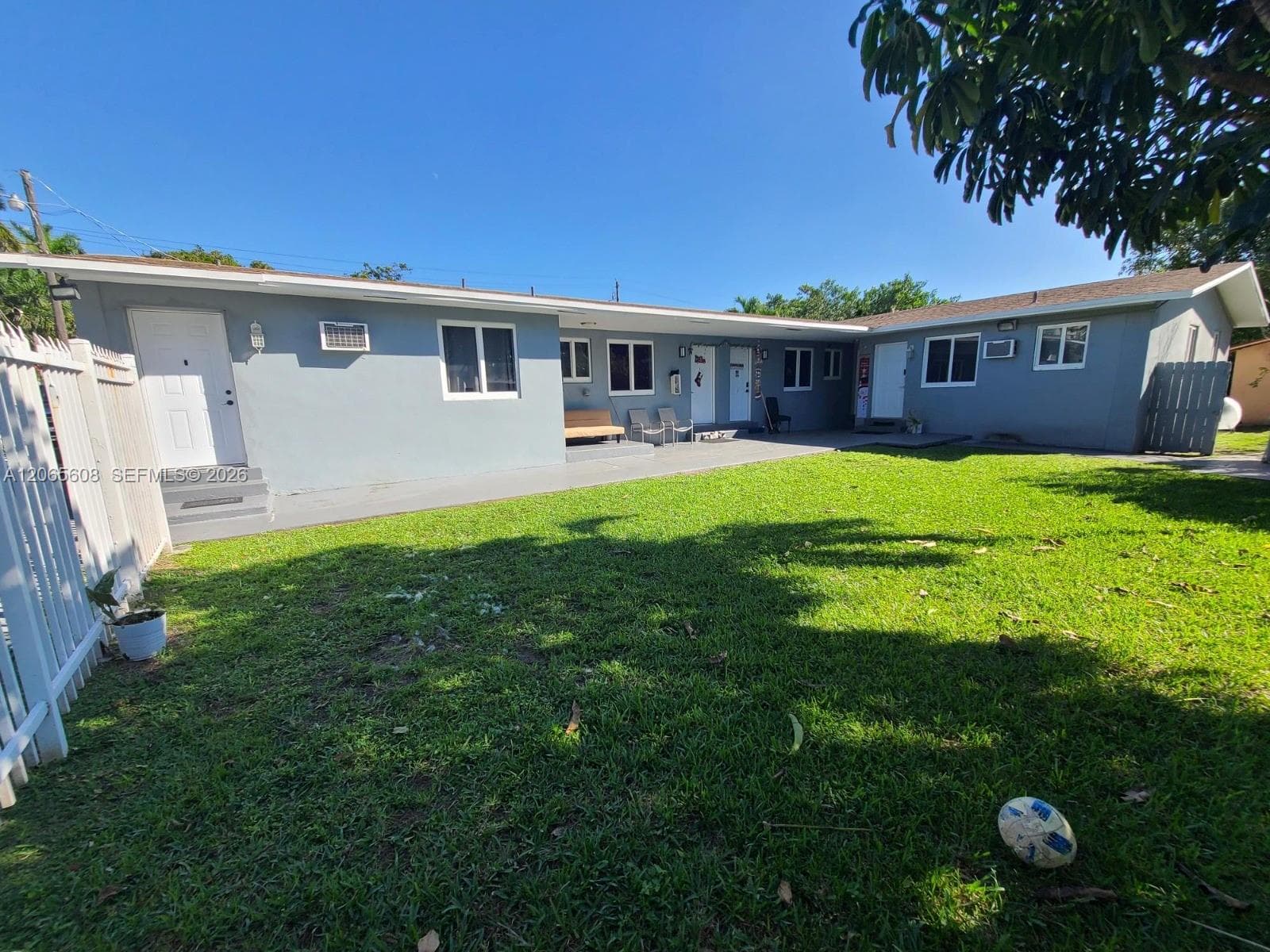 1864 NW 28th St # 2, Miami, FL 33142 — zdjęcie 3
