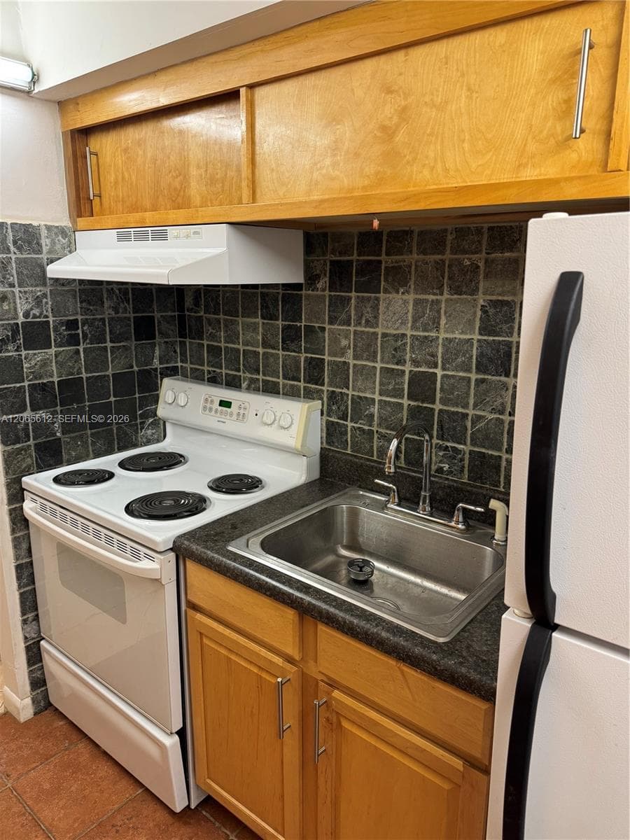 10762 La Placida Dr # 7-105, Coral Springs, FL 33065 — zdjęcie 2