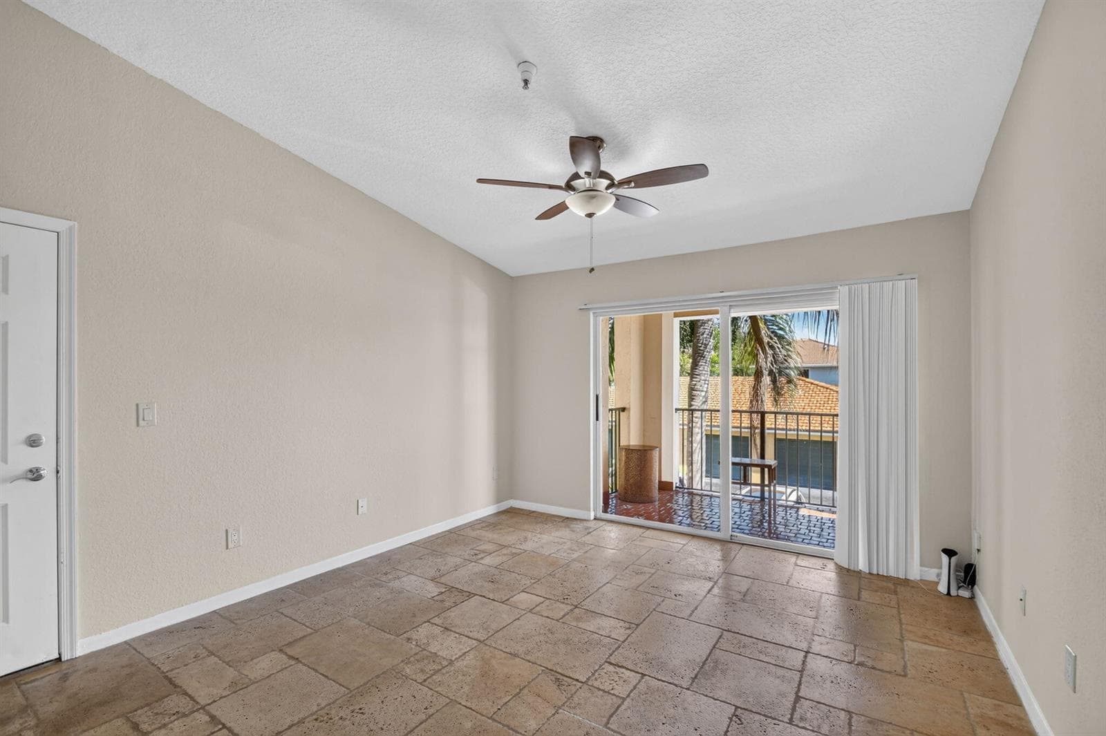 160 YACHT CLUB Way # 211, Hypoluxo, FL 33462 — zdjęcie 4