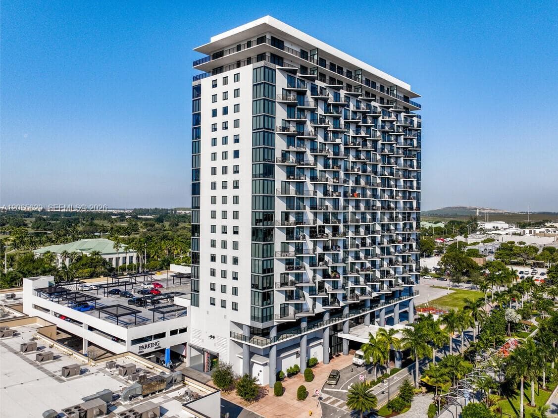 5300 Paseo Blvd # 1807, Doral, FL 33166