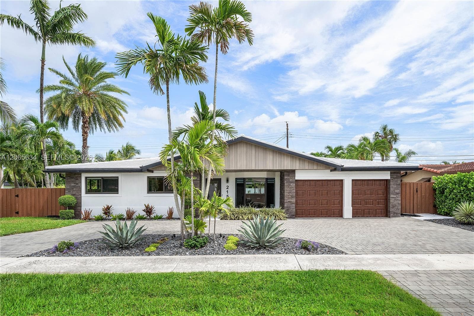 2153 Imperial Point Dr, Fort Lauderdale, FL 33308 — zdjęcie 2