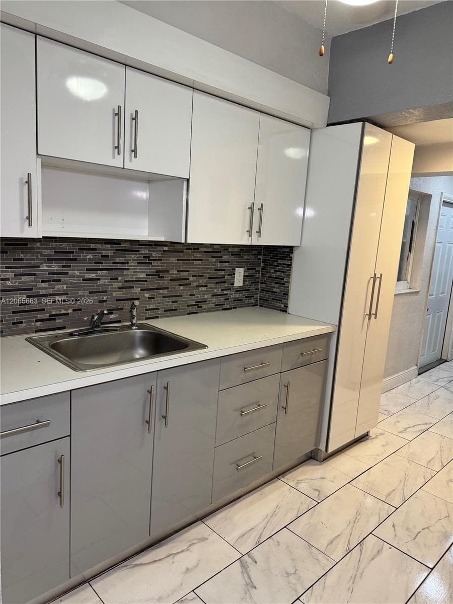 350 NW 58th Ave, Miami, FL 33126 — zdjęcie 2