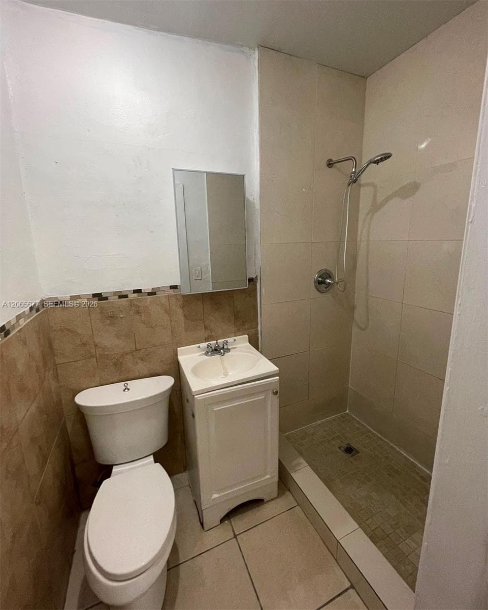 120 NE 185th Ter # 120, Miami, FL 33179 — zdjęcie 2