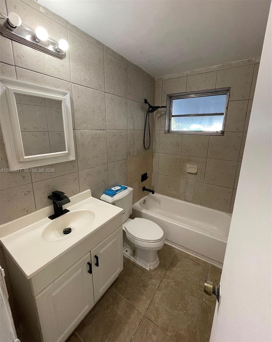 120 NE 185th Ter # 120, Miami, FL 33179 — zdjęcie 3