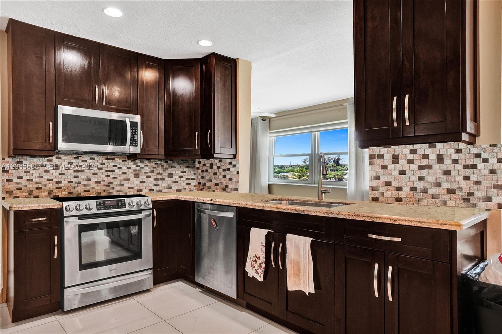 215 SE 3rd Ave # 501C, Hallandale Beach, FL 33009 — zdjęcie 2