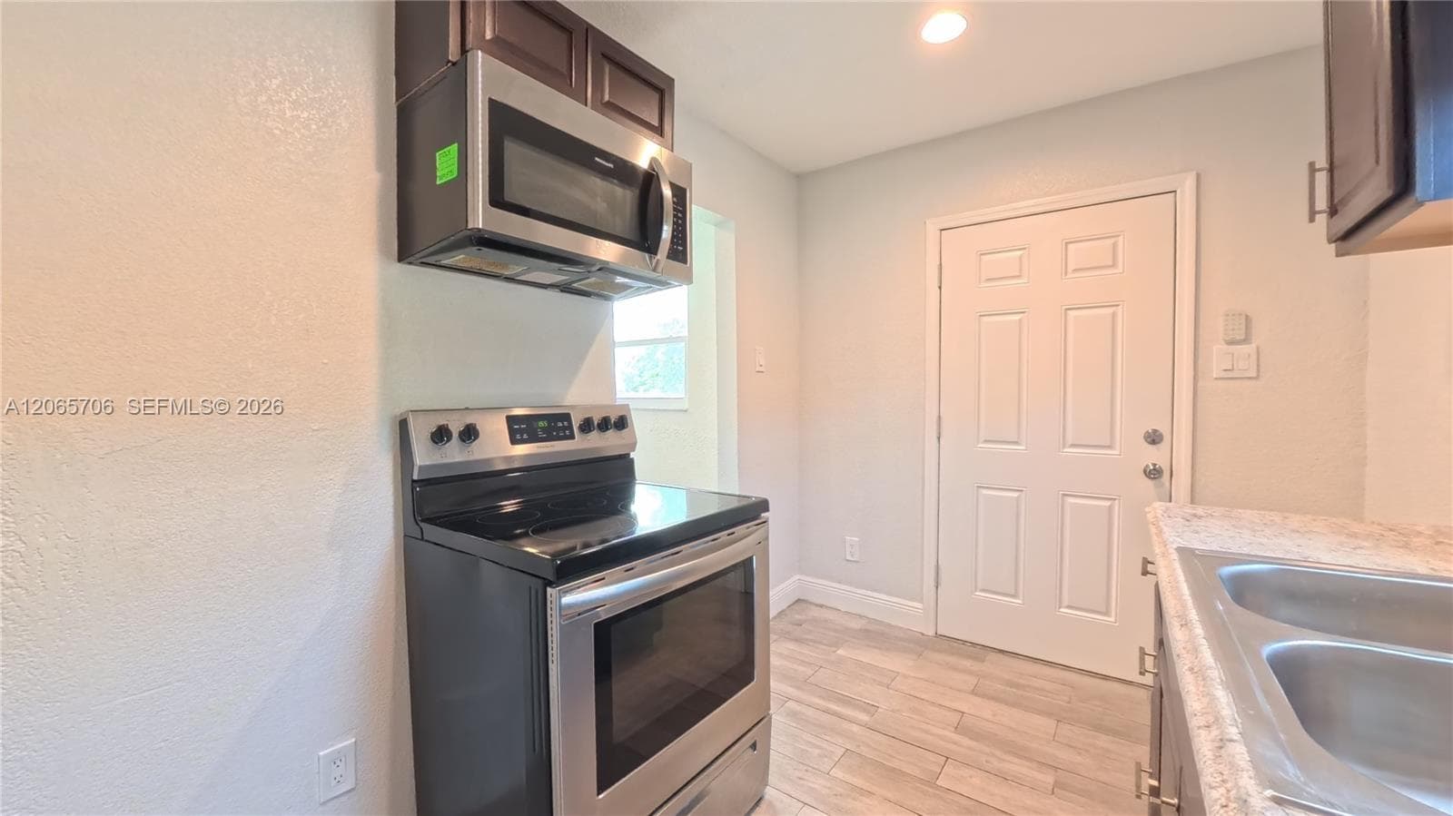 3156 NW 55th St, Miami, FL 33142 — zdjęcie 4
