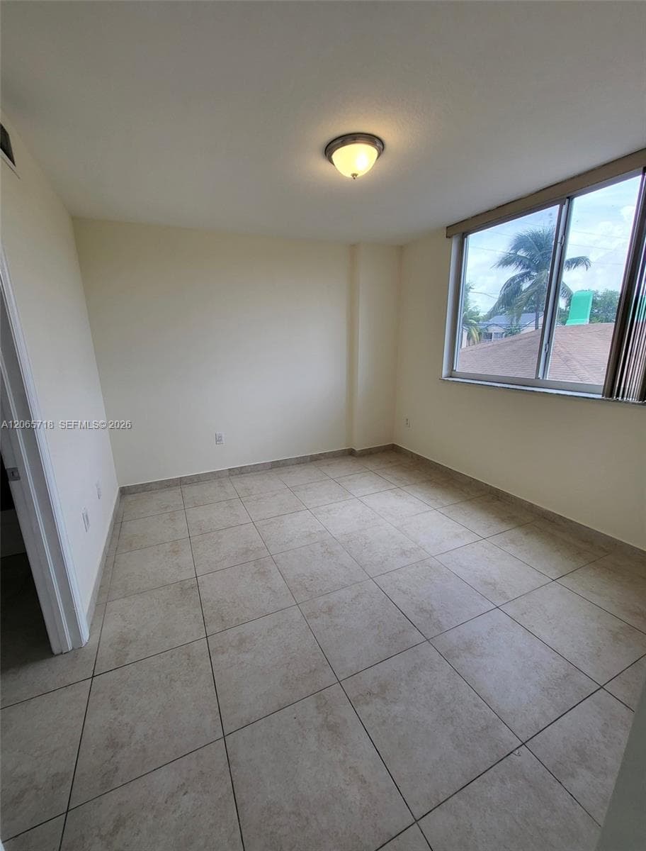 2647 NW 25th Ave # 511, Miami, FL 33142 — zdjęcie 5