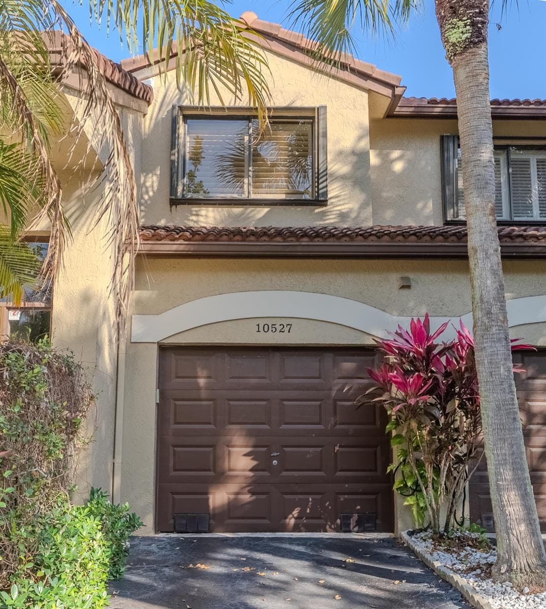 10527 NW 10TH Street # B-130, Plantation, FL 33322