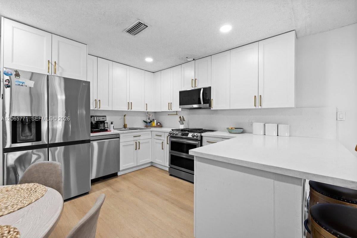 8921 NW 26th Pl, Sunrise, FL 33322 — zdjęcie 2