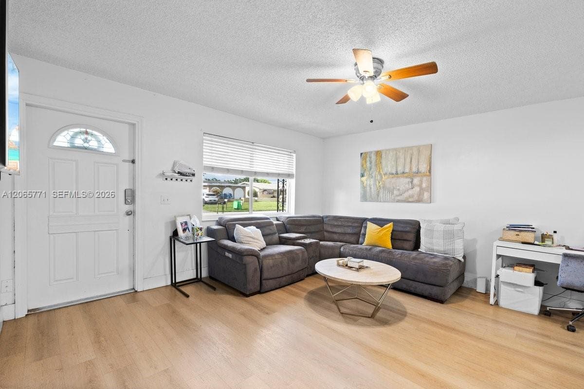 8921 NW 26th Pl, Sunrise, FL 33322 — zdjęcie 5