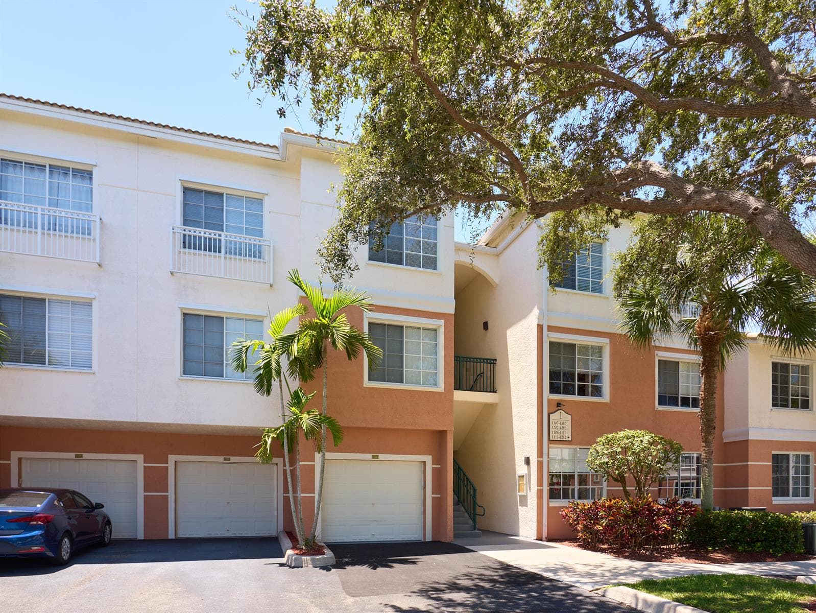 1108 Myrtlewood Circle E, Palm Beach Gardens, FL 33418