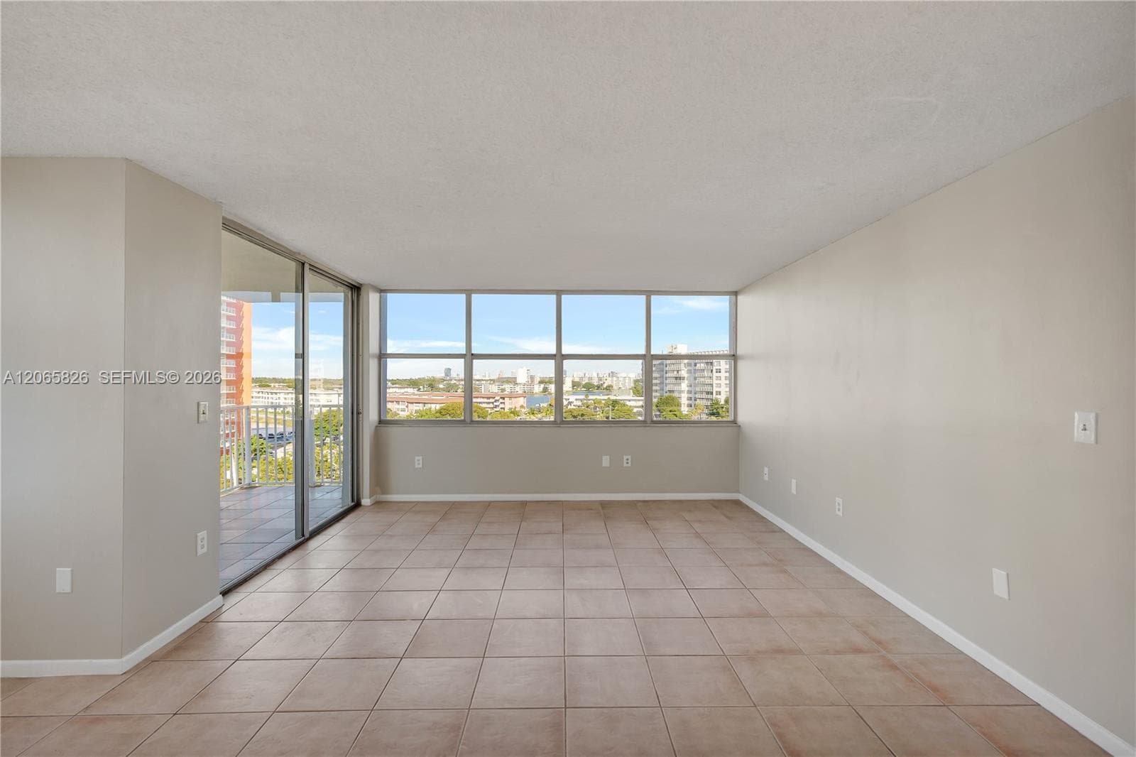 1300 NE Miami Gardens Dr # 714E, Miami, FL 33179 — zdjęcie 3
