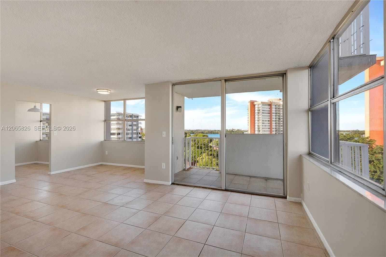 1300 NE Miami Gardens Dr # 714E, Miami, FL 33179 — zdjęcie 5