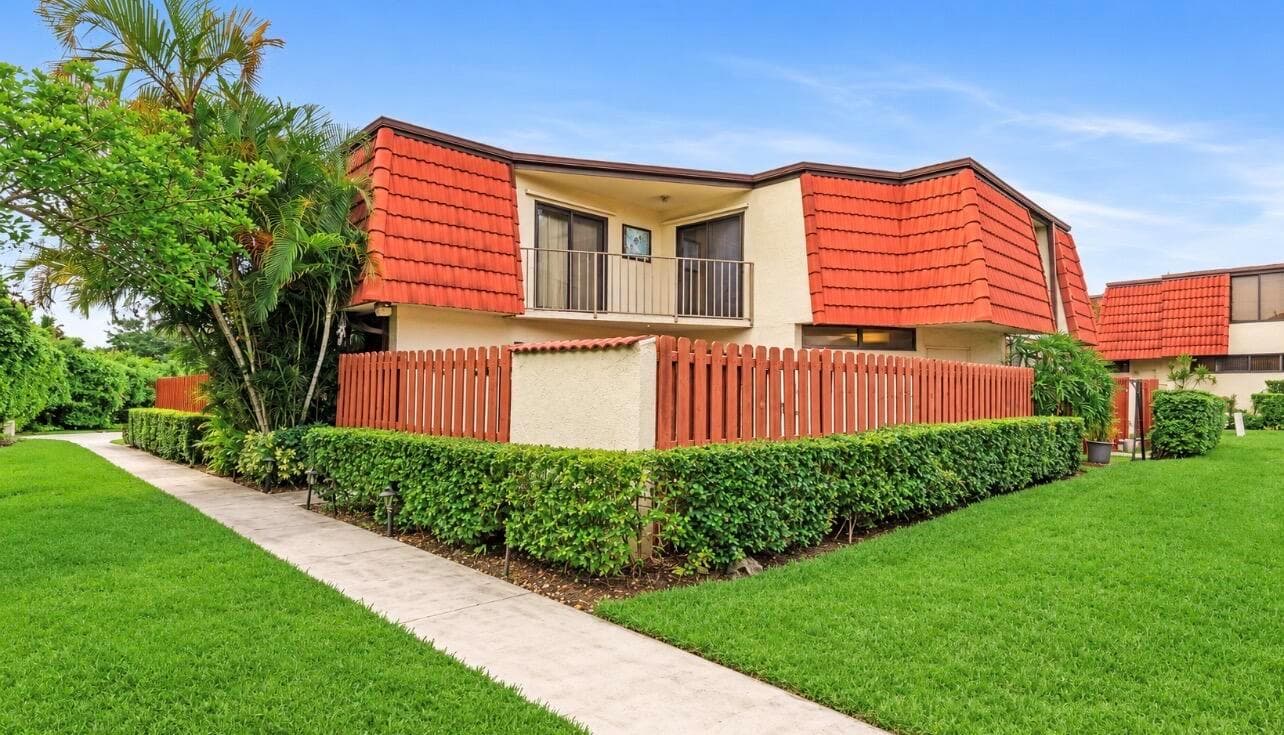 3874 VICTORIA Drive, West Palm Beach, FL 33406