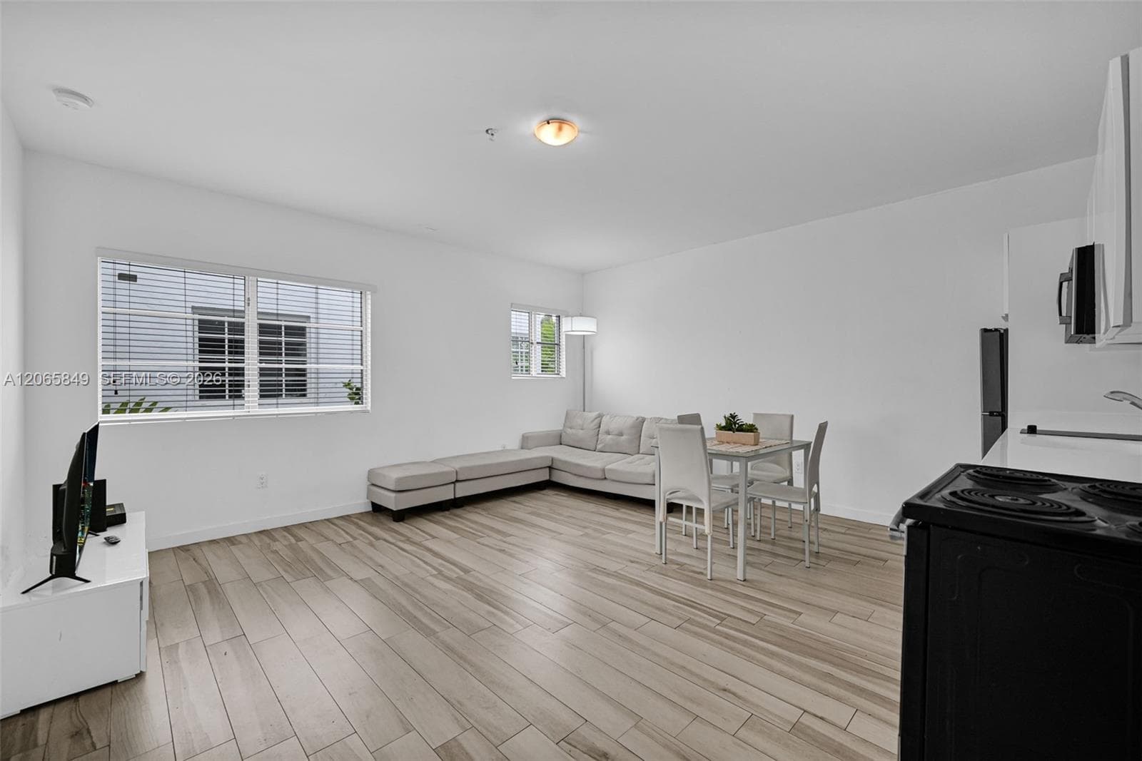 1560 Meridian Ave # 207, Miami Beach, FL 33139 — zdjęcie 2