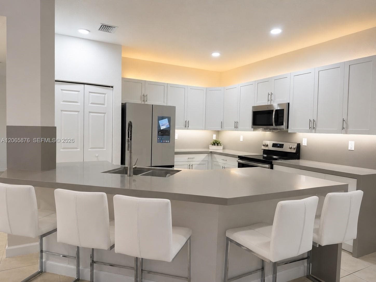 3555 W 106th St, Hialeah, FL 33018 — zdjęcie 2