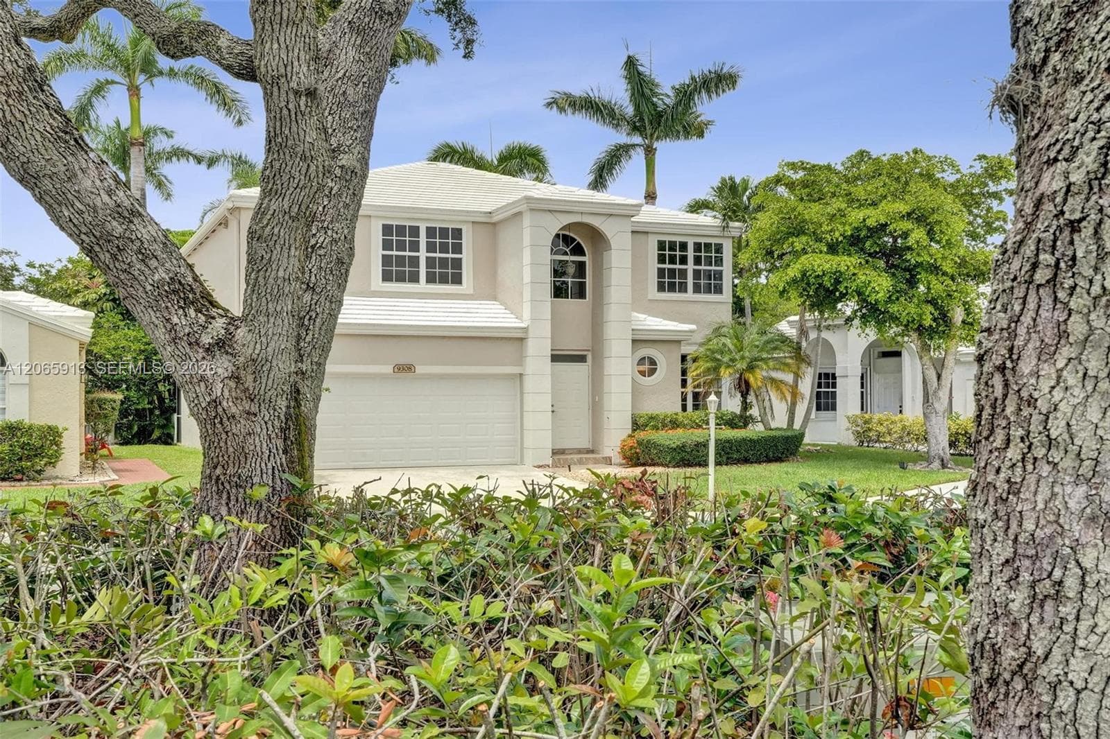 9308 NW 8th Cir, Plantation, FL 33324