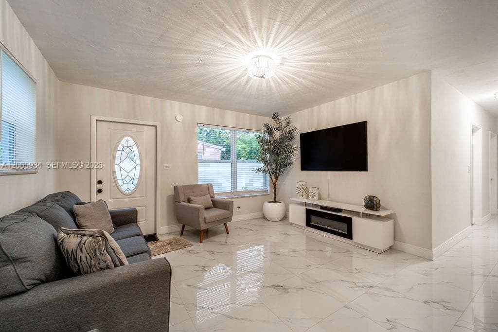1600 N 68th Ave, Hollywood, FL 33024