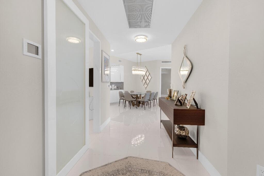 15811 COLLINS Avenue # 2207, Sunny Isles Beach, FL 33160