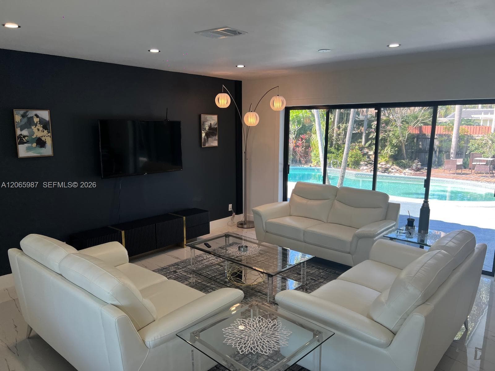 1112 N 13th Ave, Hollywood, FL 33019 — zdjęcie 2