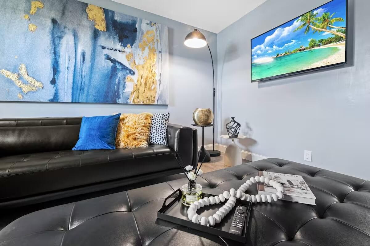 2015 NW 37th Terrace NW # 403, Lauderdale Lakes, FL 33311