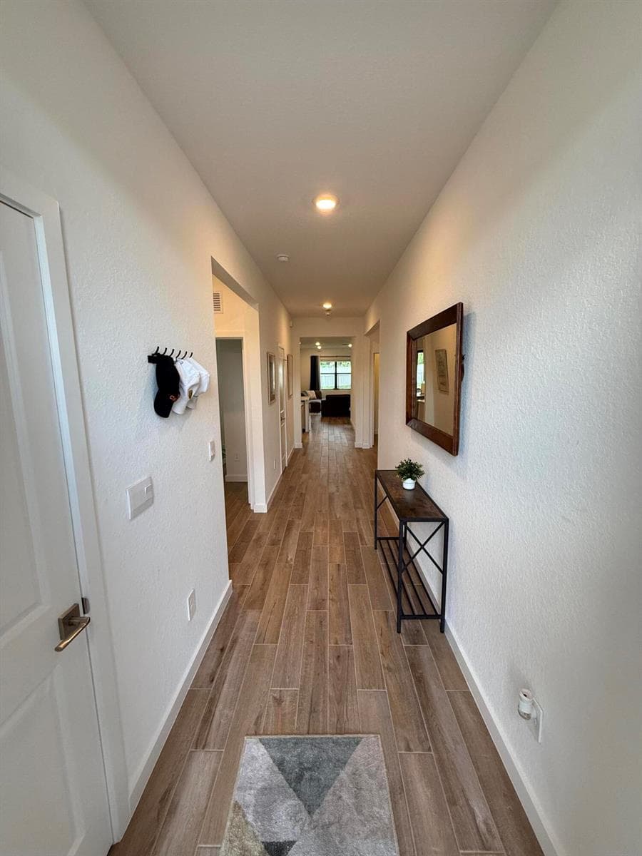 1653 NE OCEAN DUNES Drive, Jensen Beach, FL 34957 — zdjęcie 2