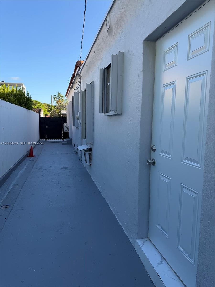 1765 SW 21st St # 2, Miami, FL 33145 — zdjęcie 3